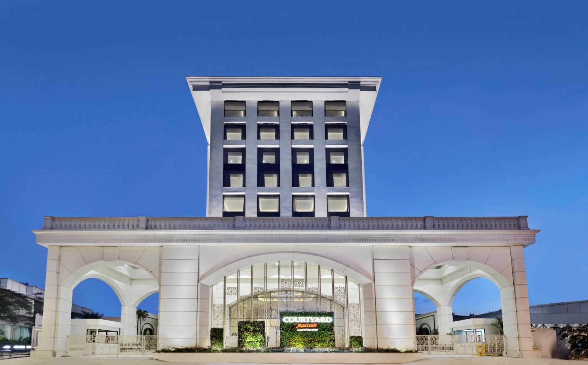 Courtyard By Marriott Bengaluru Hebbal Hotel Exterior foto