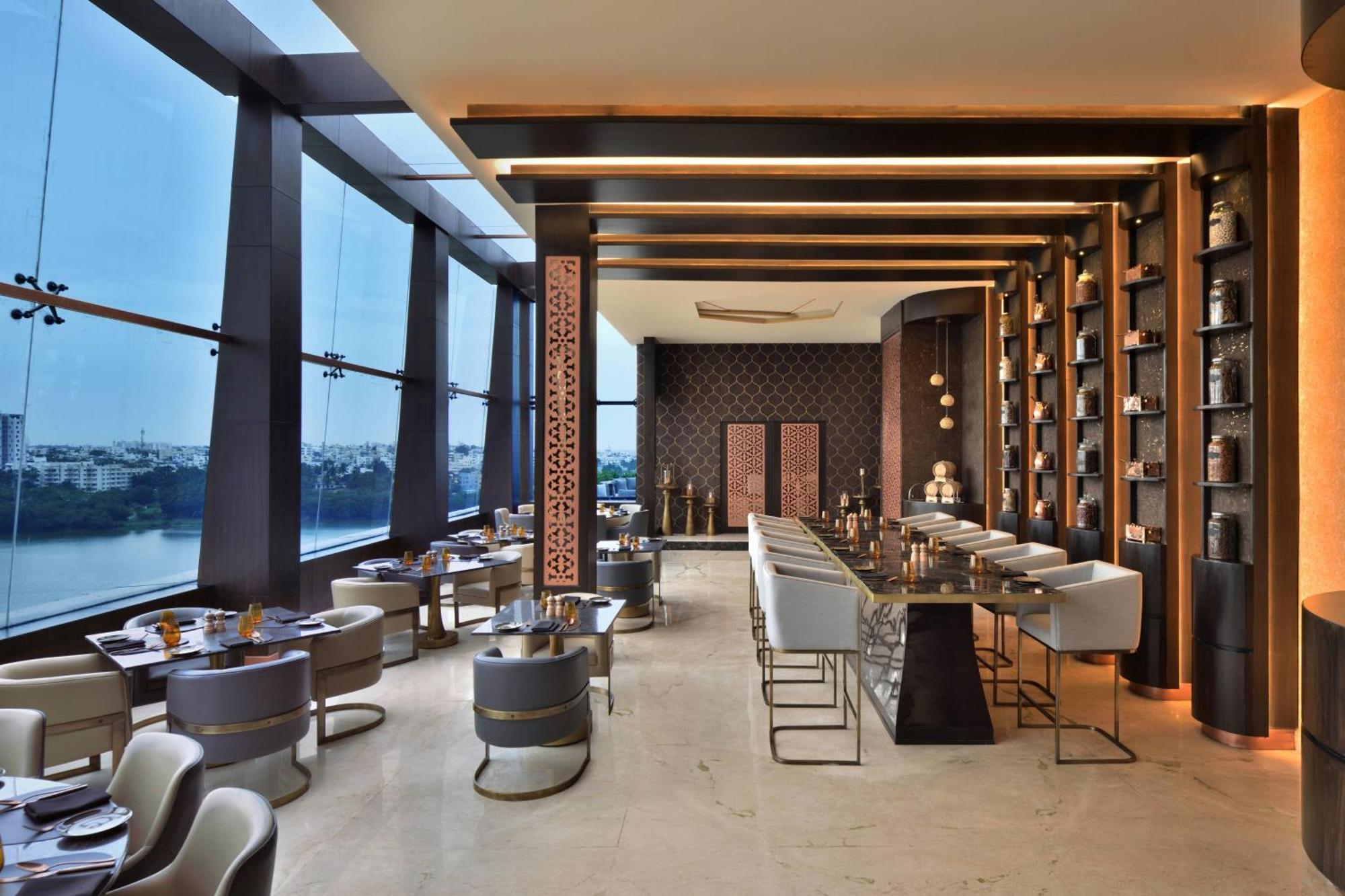 Courtyard By Marriott Bengaluru Hebbal Hotel Exterior foto