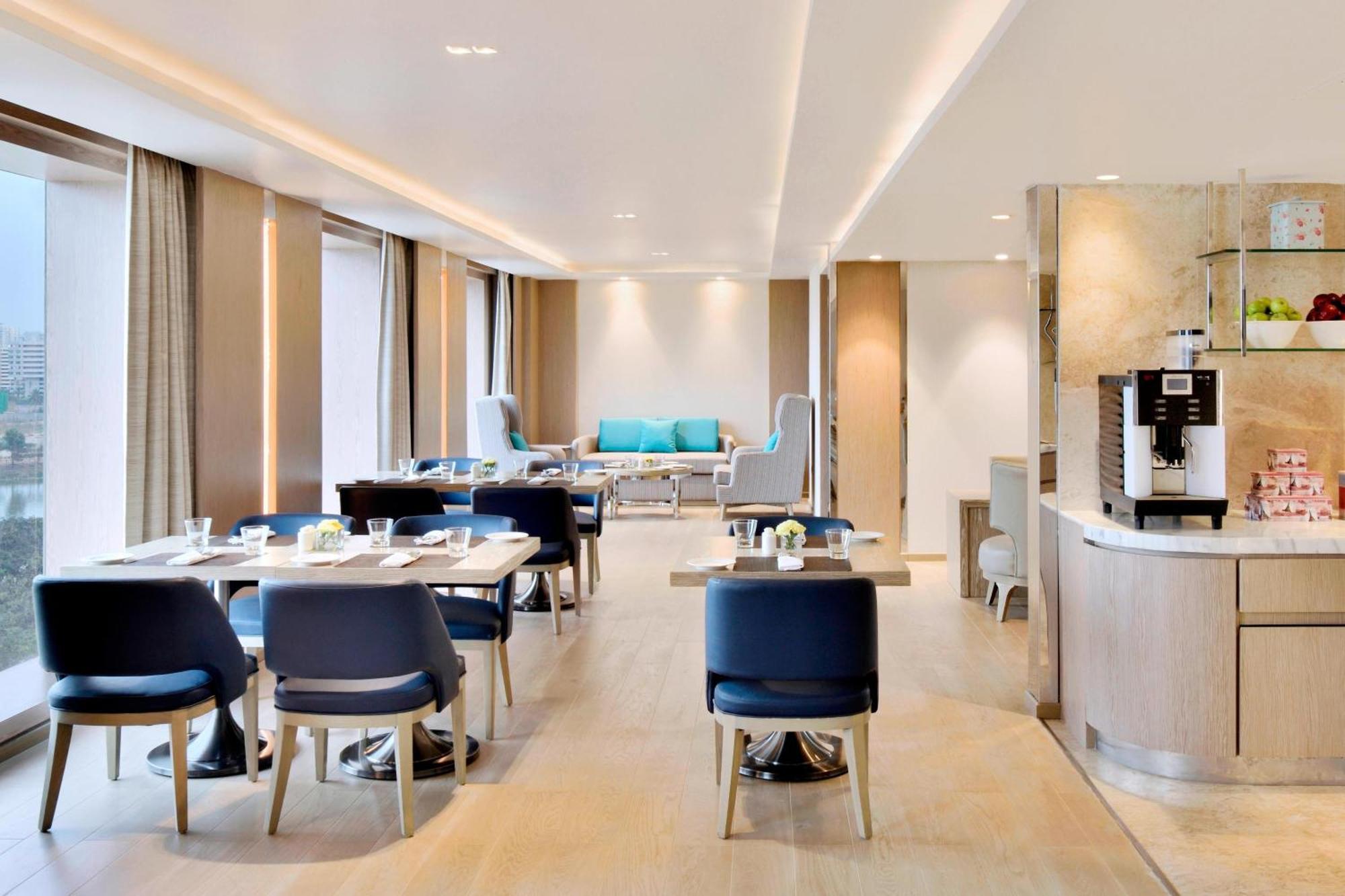 Courtyard By Marriott Bengaluru Hebbal Hotel Exterior foto