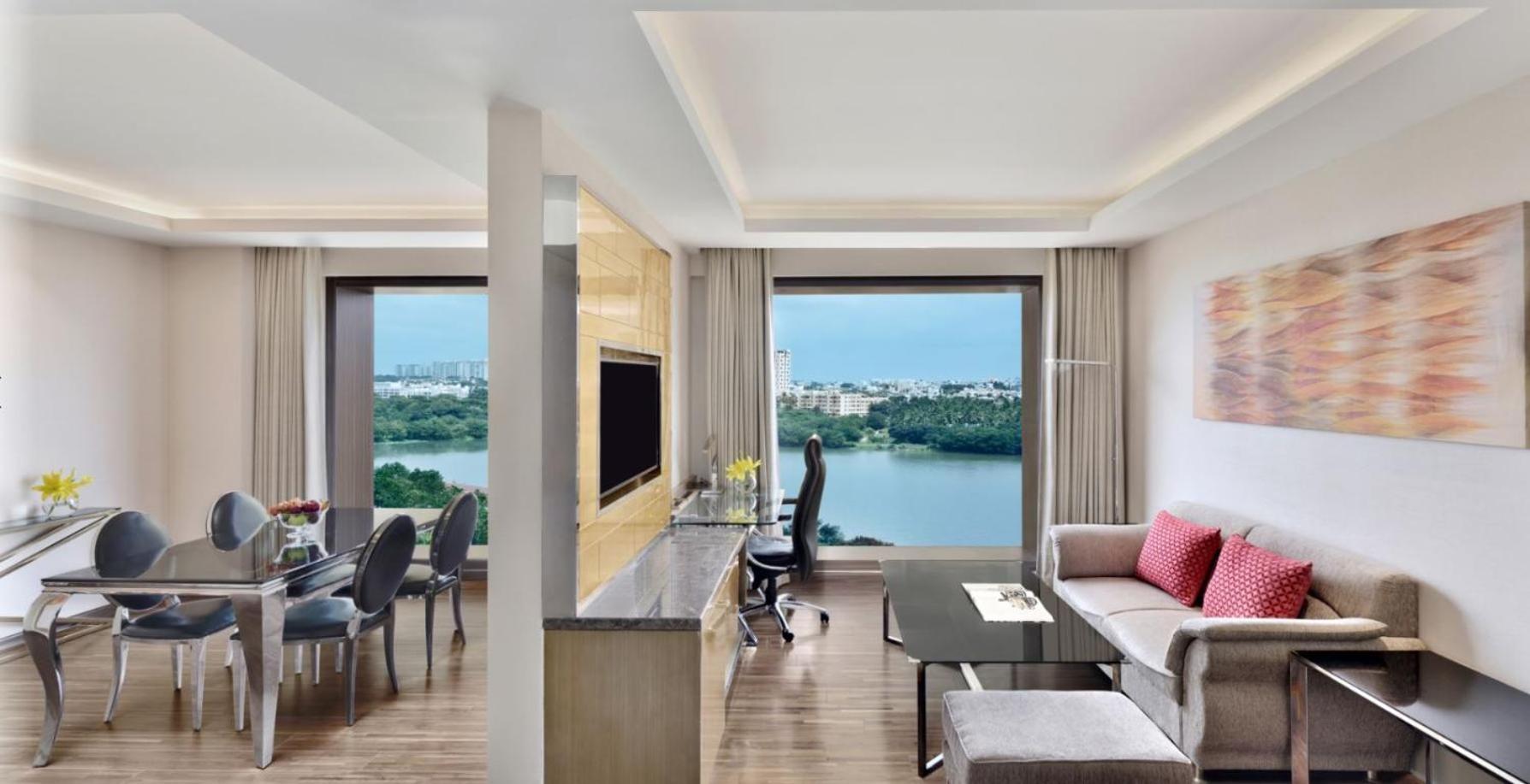 Courtyard By Marriott Bengaluru Hebbal Hotel Exterior foto